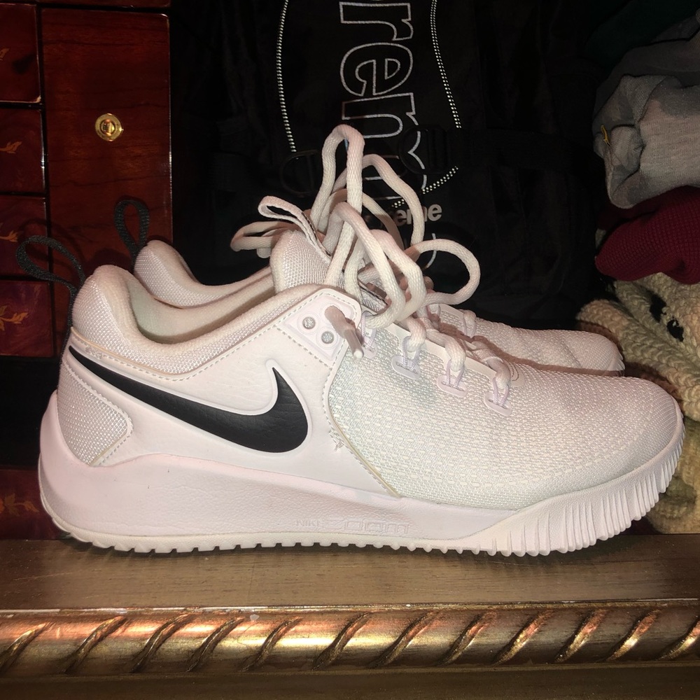 Only used once Nike volley ball shoes